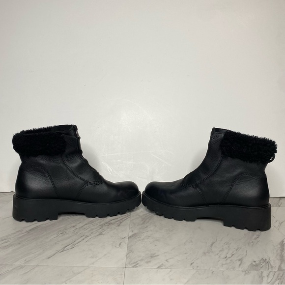 UGG Czeriesa Black Leather Boot 9 1/2 - Picture 5 of 15
